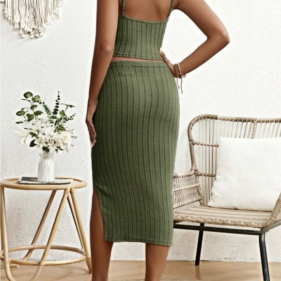 💰SHEIN MATERNITY Olive Green Ribbed Knit set - Picture 8 of 9